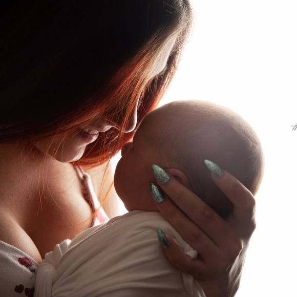 Meet your Posher, Danielle - Picture 1 of 1